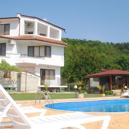 Vila Roza Balchik Luaran gambar