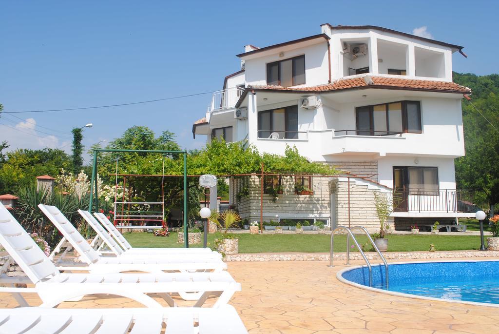 Vila Roza Balchik Luaran gambar